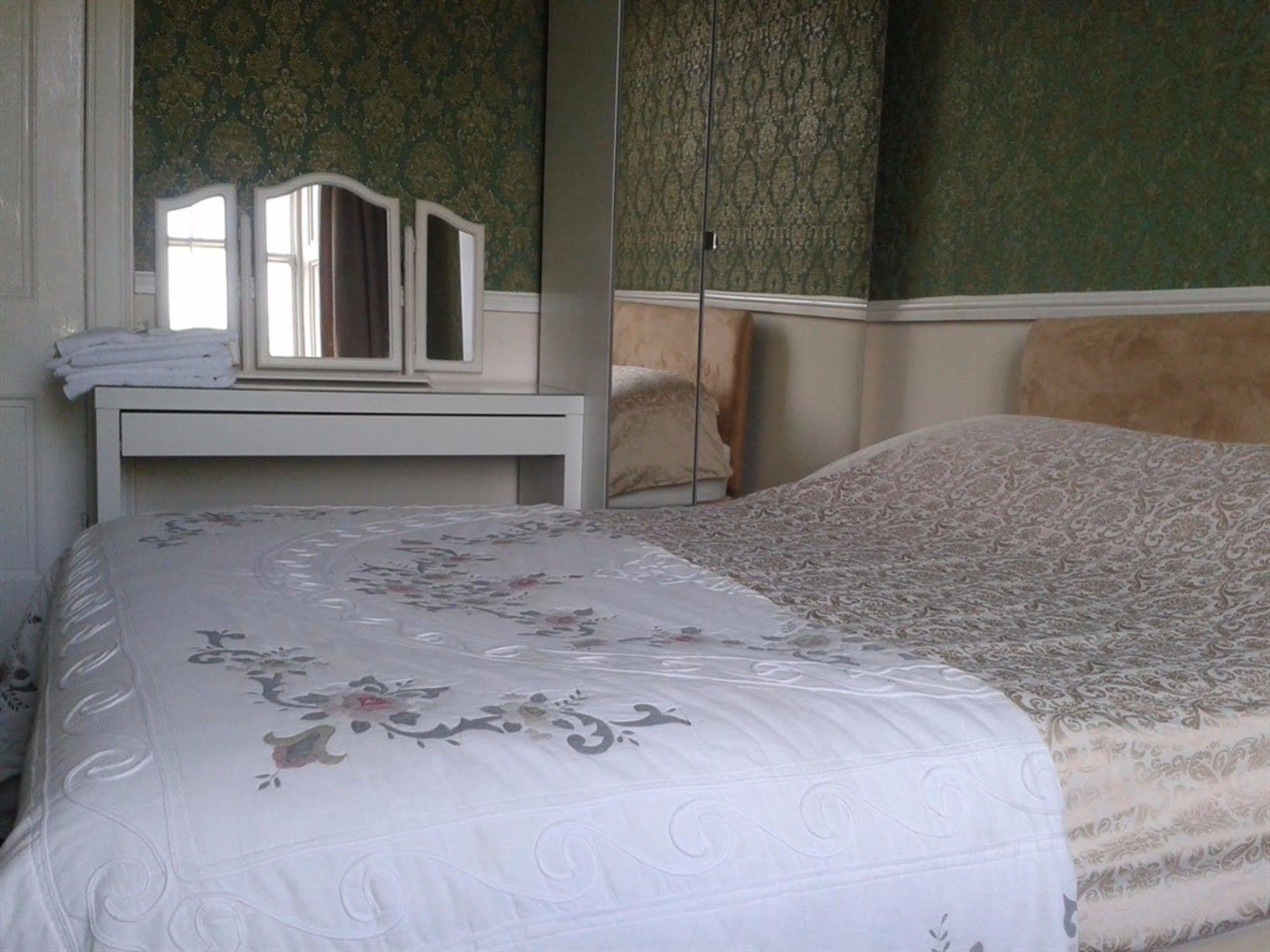 Capital House Hotel EDI Kültér fotó