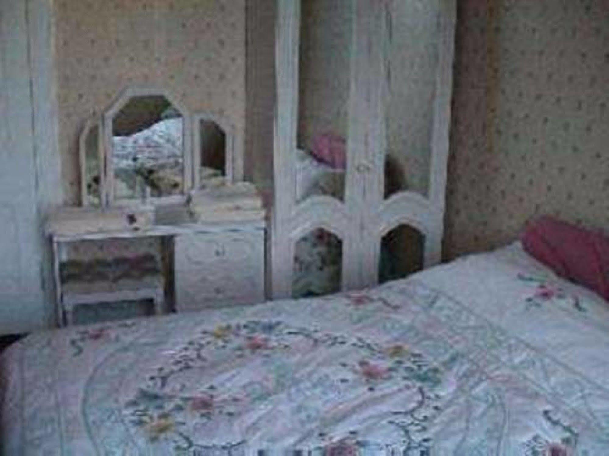 Capital House Hotel EDI Kültér fotó