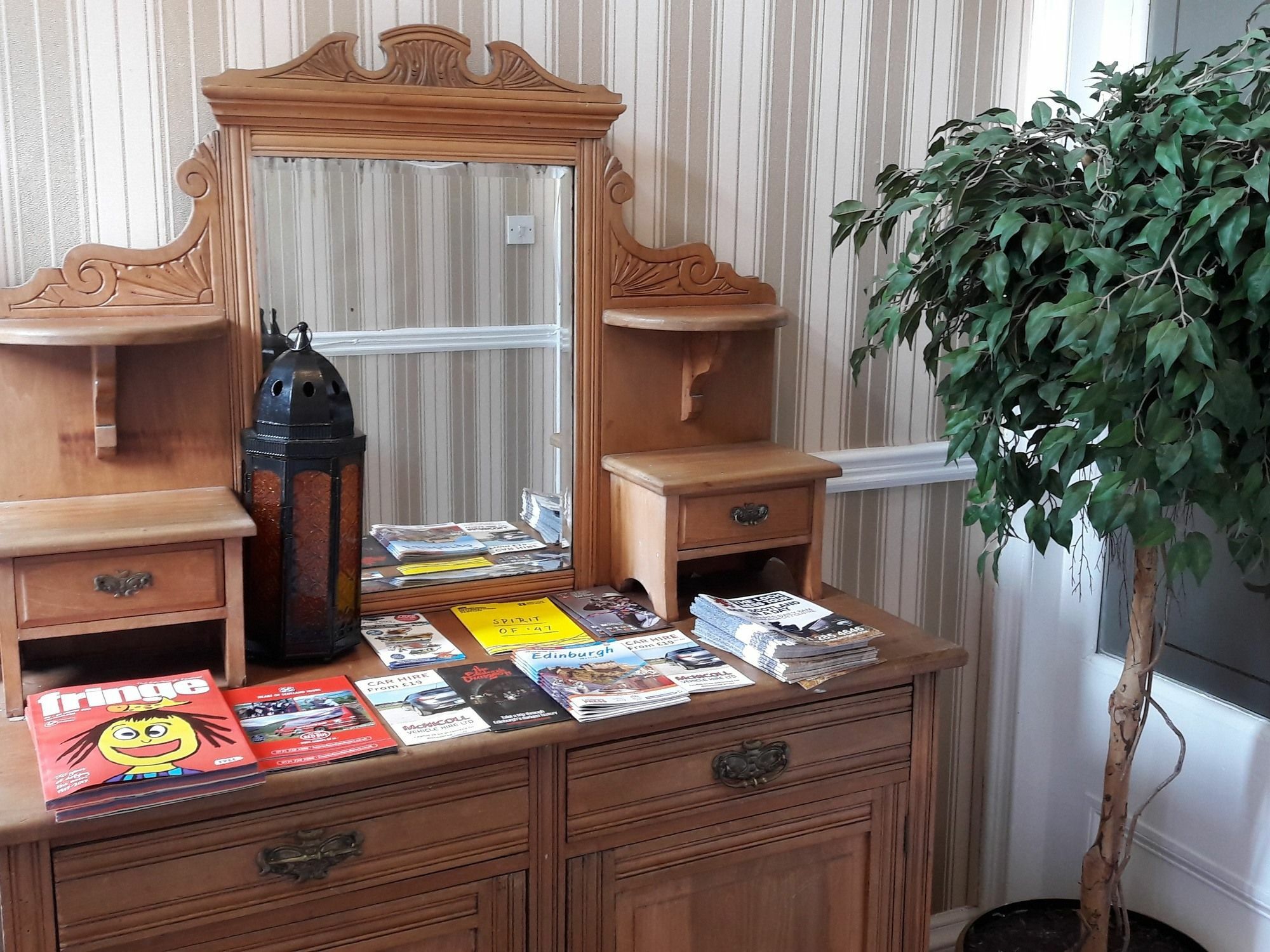 Capital House Hotel EDI Kültér fotó