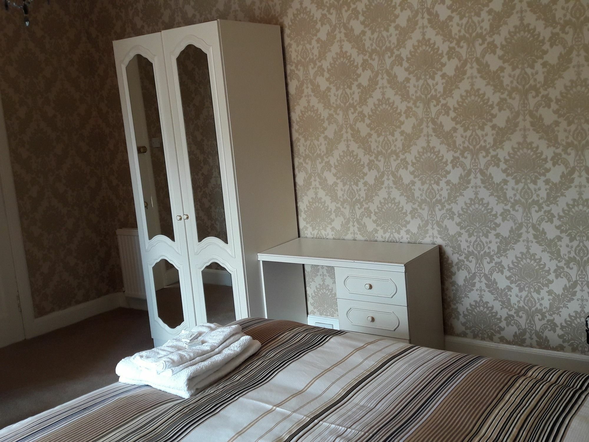 Capital House Hotel EDI Kültér fotó